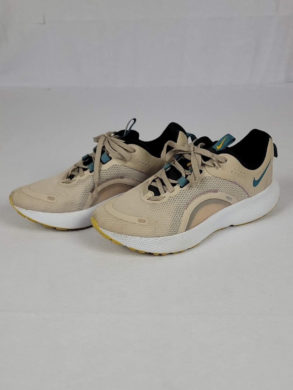 Nike React Escape Run Women's Size 9.5 Beige & Teal Athletic Sneakers DJ9976-200